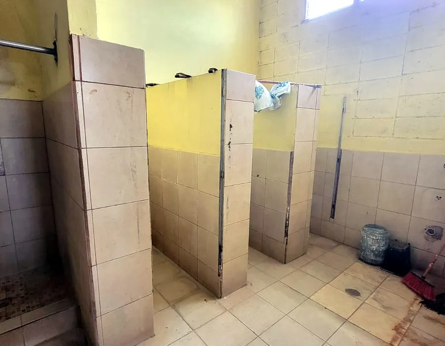Duchas en proceso de enchape