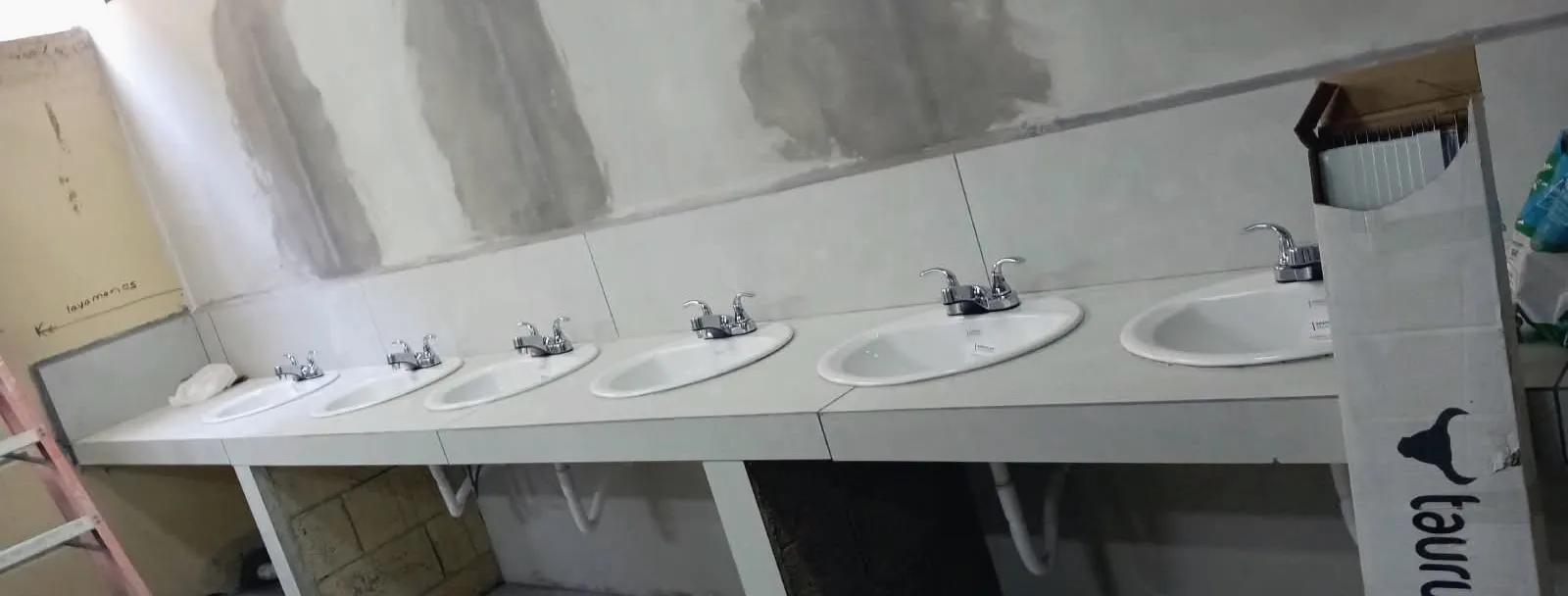 Baterías sanitarias terminadas, ITP Comayagua